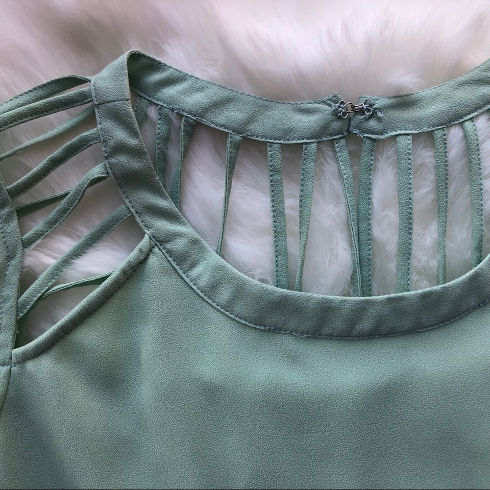 Tobi mint green Sz small blouse top shirt bell